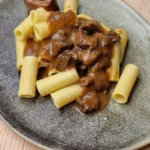 Plato de pasta con osobuco
